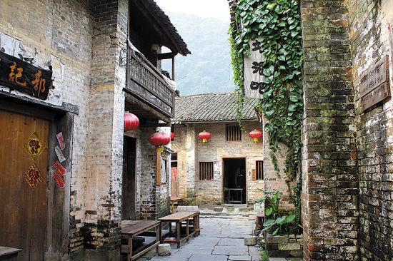 李健夫妇高调秀恩爱，网友：神仙眷侣